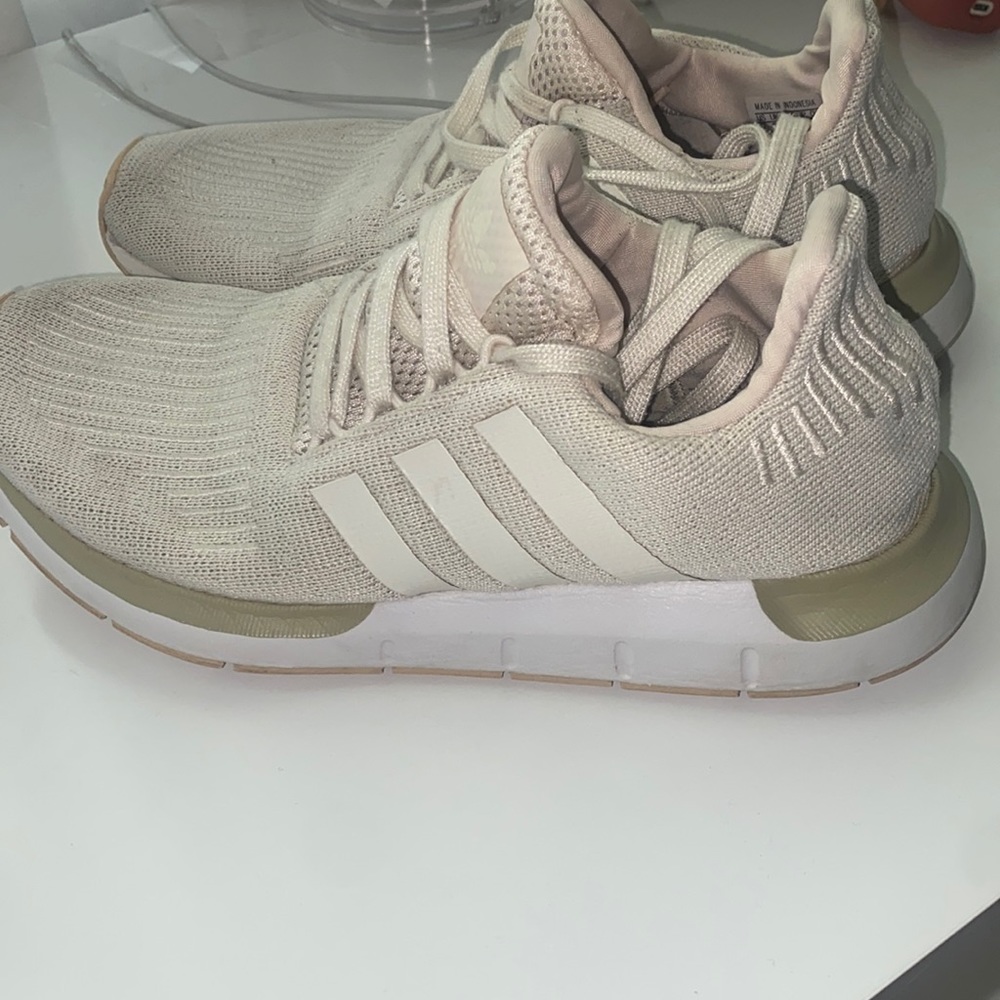 Women Adidas size 7